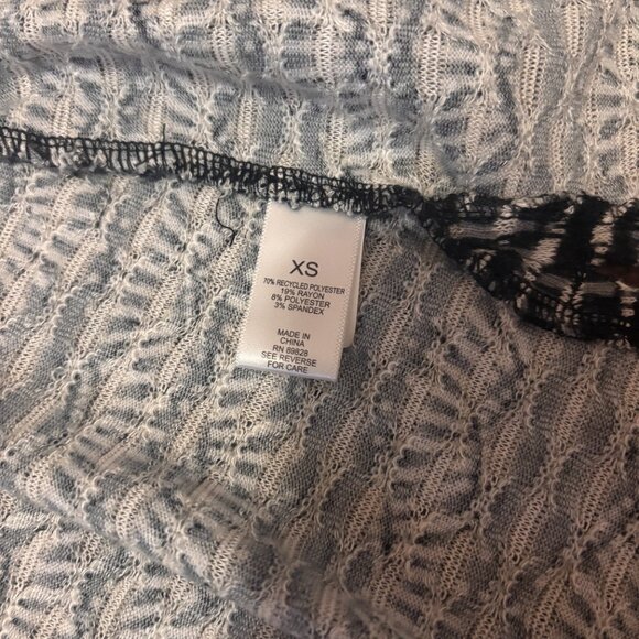 LOGO Lori Goldstein XS Black White Cardigan w/ Pockets Long Sleeve Side Slits - Picture 5 of 8